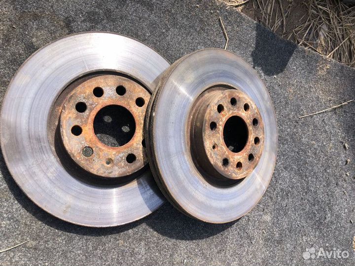 Диски тормозные передние Volkswagen Passat B6