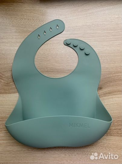 Нагрудник силиконовый для кормления