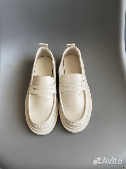 Лоферы женские Zara