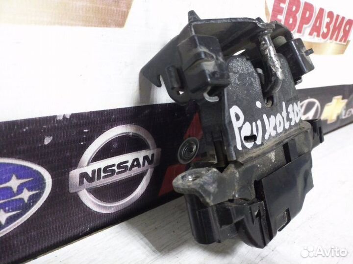 Замок двери багажника Peugeot 308 2009