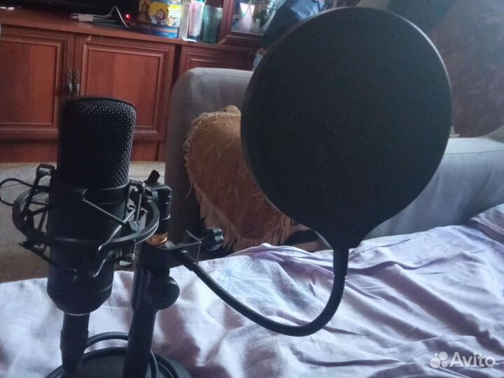 Микрофон студийный