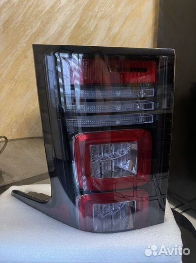 Задний правый стоп рэндж ровер вог L405 2013 года