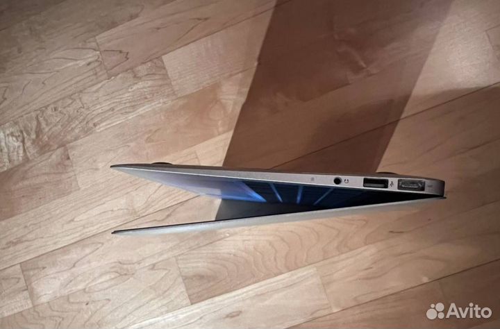 Apple macbook air 11 late 2010 128gb