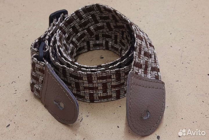 Кожаный гитарный ремень