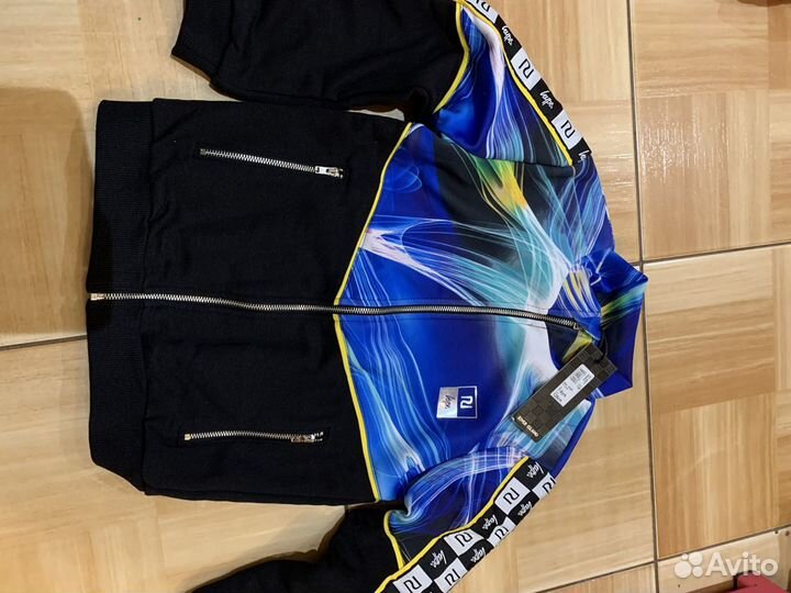 Спортивная кофта ветровка