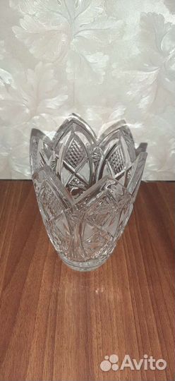 Хрустальная ваза