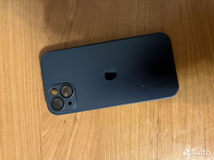 Чехлы на iPhone 13