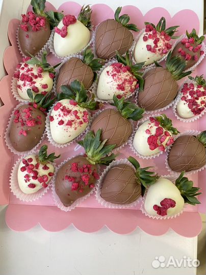 Клубника в шоколаде букеты