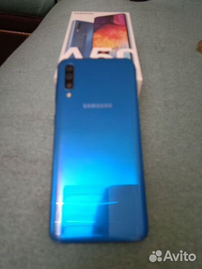 Samsung Galaxy A50, 4/64 ГБ