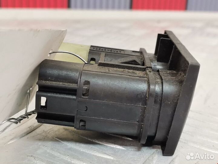 Кнопка открытия багажника Ford Mondeo 3 2001