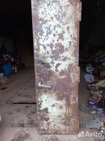 Сейф металлический