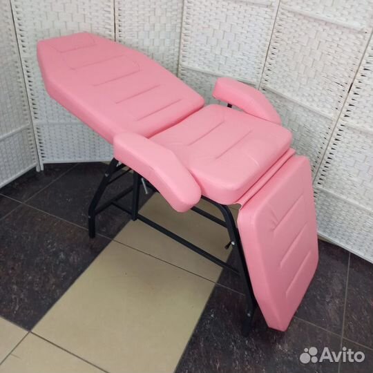Косметологическое кресло. Педикюрное кресло
