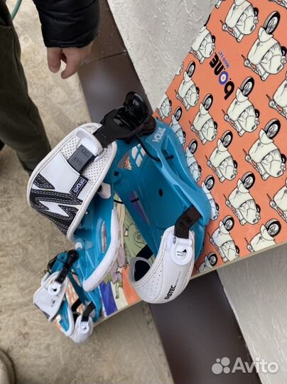 Сноуборд с креплением и ботинками