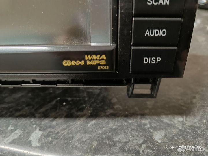 Штатное головное устройство Toyota Sequoia