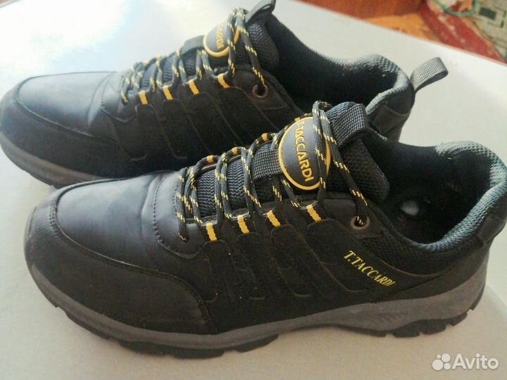 Кроссовки мужские 41 размер бу