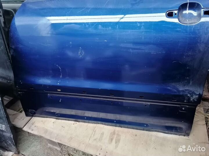 Сузуки гранд Витара передняя левая дверь