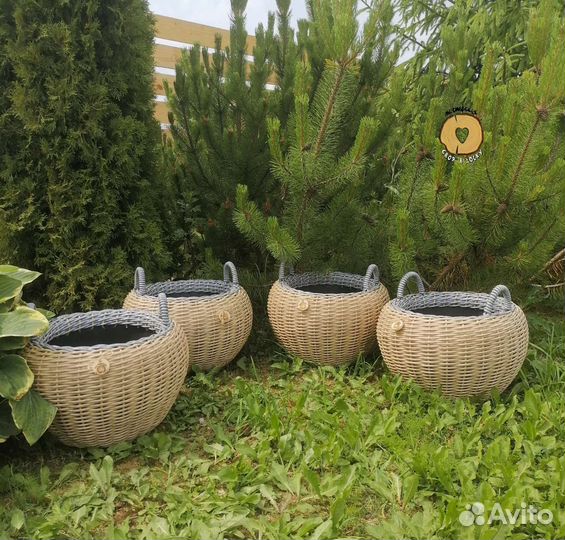 Кашпо из ротанга