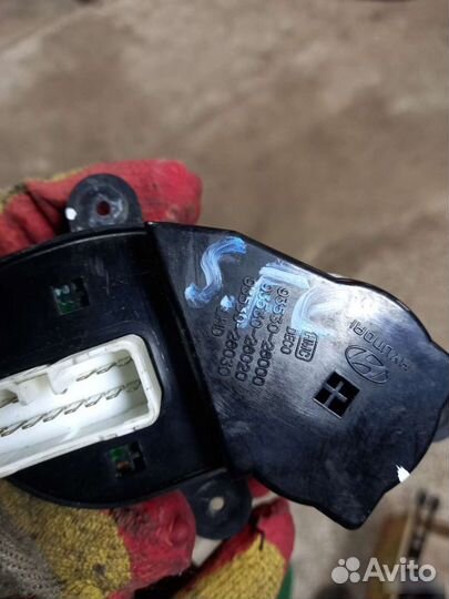 Блок управления кнопки hyndai santa fe 1