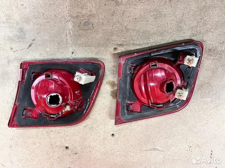 Фонарь задний левый внутренний Mazda 3 седан