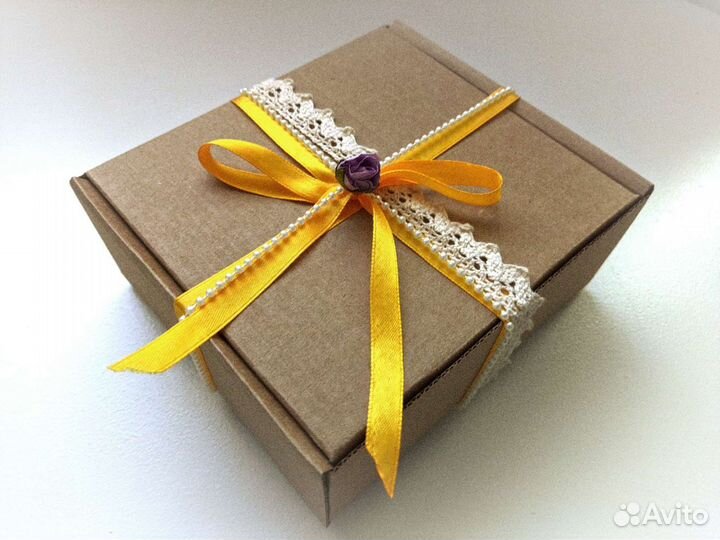 Подарочный бокс для новорожденного летом