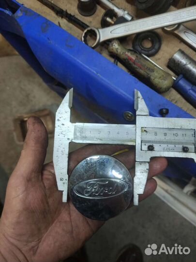 Заглушки на литые диски Ford