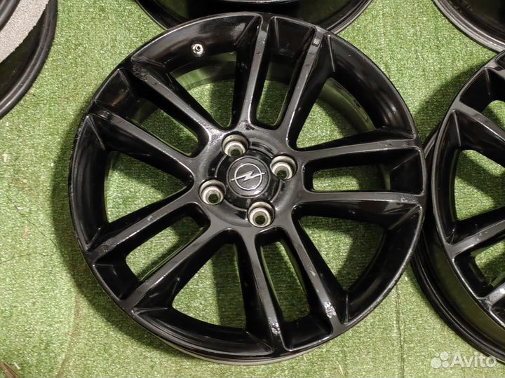 Opel Corsa R-17 (4x100;Et44; 7j)