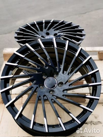 Кованые диски GT Forged R22 на Cadillac Escalade