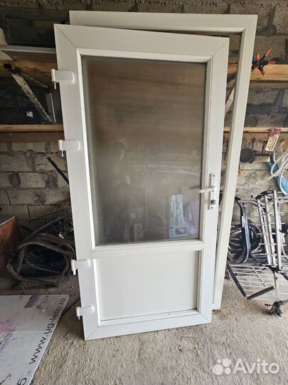 Дверь пластиковая пвх входная теплая