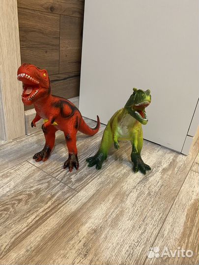 Динозавры игрушки