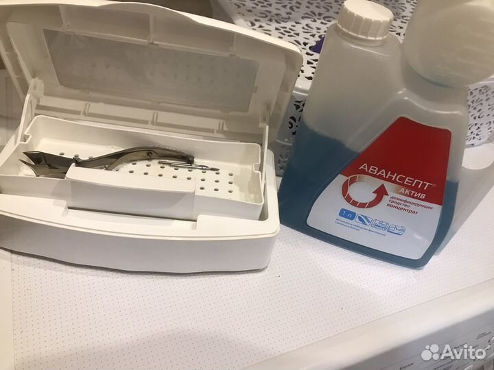 Маникюр педикюр