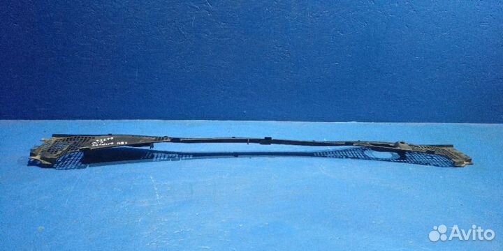 Жабо (планка под лобовое) Renault Sandero