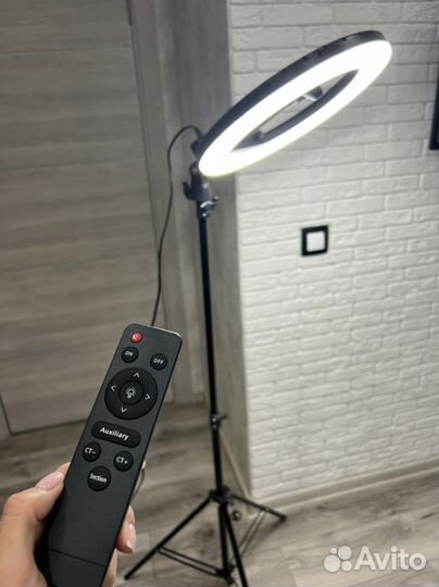 Кольцевая лампа со штативом