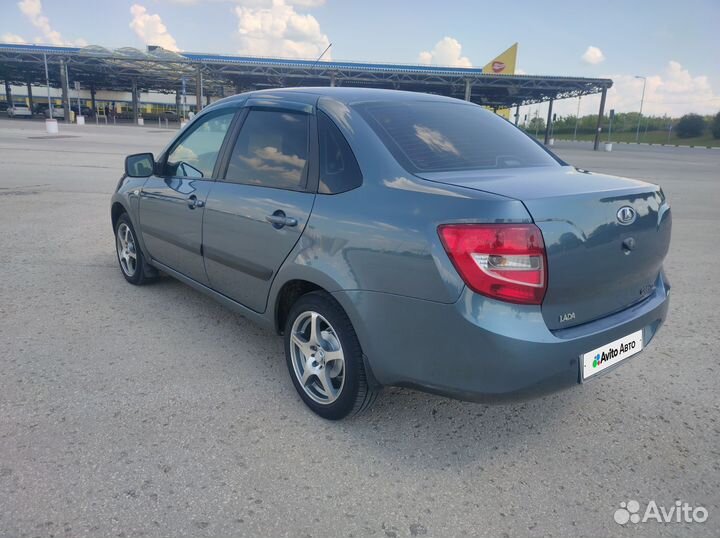 LADA Granta 1.6 МТ, 2015, 122 000 км