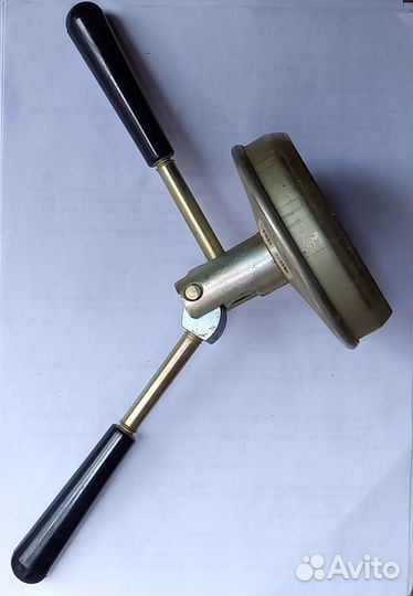 Закаточная машинка для жестяных крышек