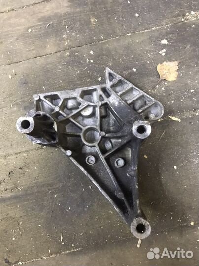 Кронштейн опоры двигателя golf/octavia