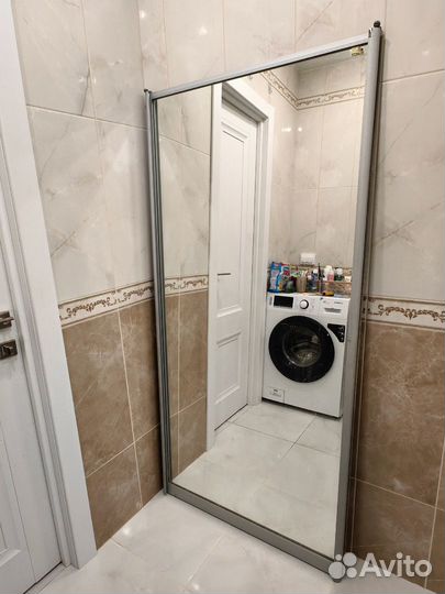 Большое дверное полотно с зеркалом от шкафа - купе