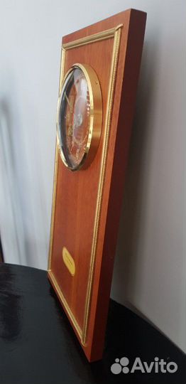 Часы кварцевые настенные Янтарь. СССР