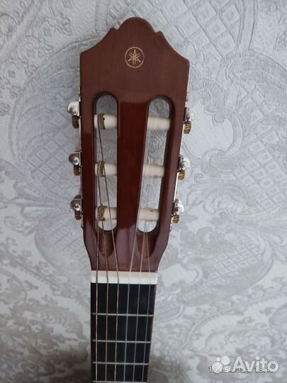 Классическая гитара yamaha c40