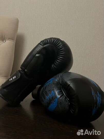 Боксерские перчатки