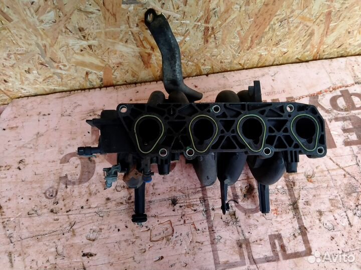 Коллектор впускной Renault Logan 2