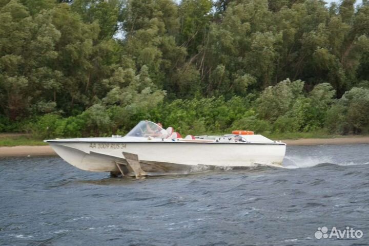 Прогулки по Волге на скоростном катере
