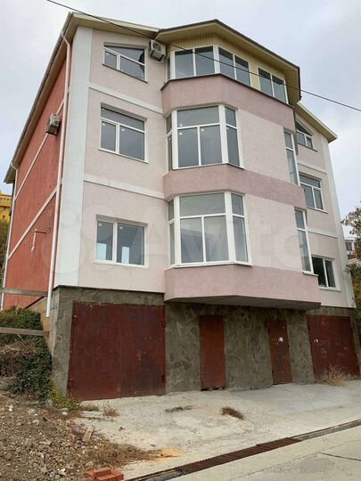 Доля в 1-к. квартире, 60 м², 3/3 эт.