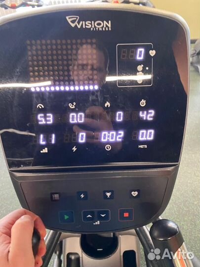 Линия Vision. Эллиптический тренажер S60