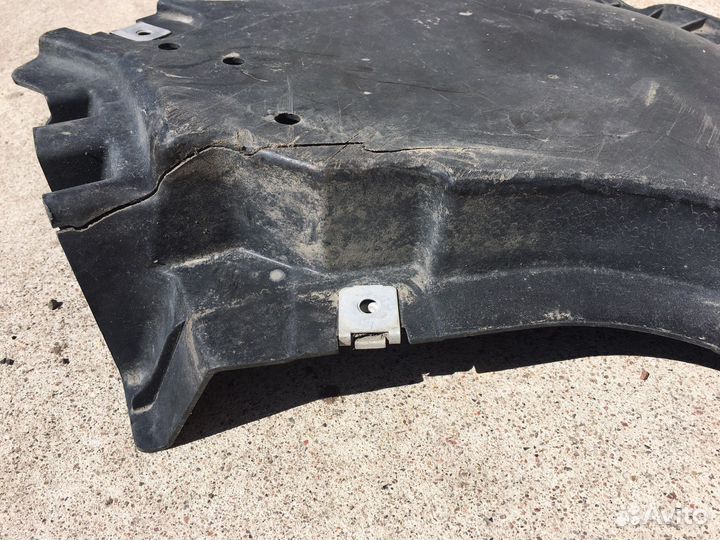 Пыльник бамера правый левый Mercedes W213