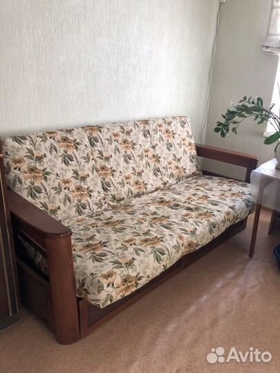 Диван