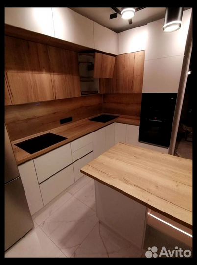 Кухня под потолок на дачу