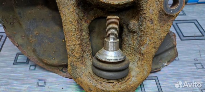 Поворотный кулак Mercedes W164