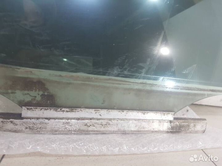 Стекло передней правой двери