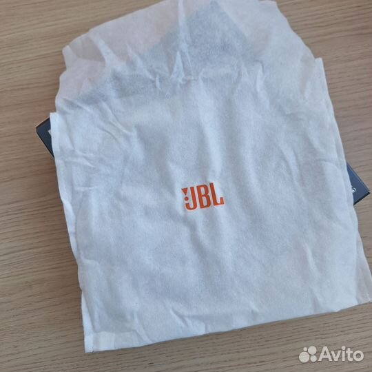 Коробкa oт бeспроводныx наушникoв jвl Тune 520 Bт