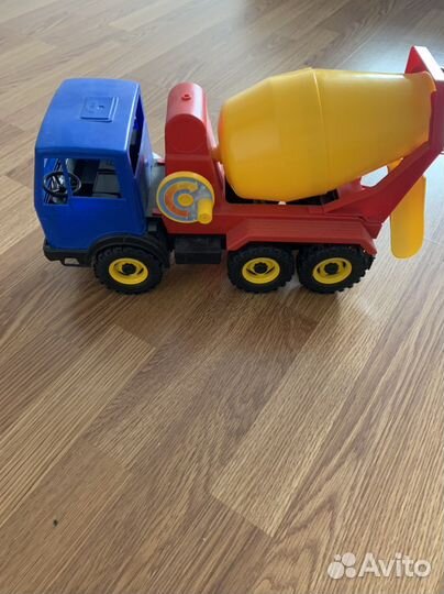 Детский электромобиль